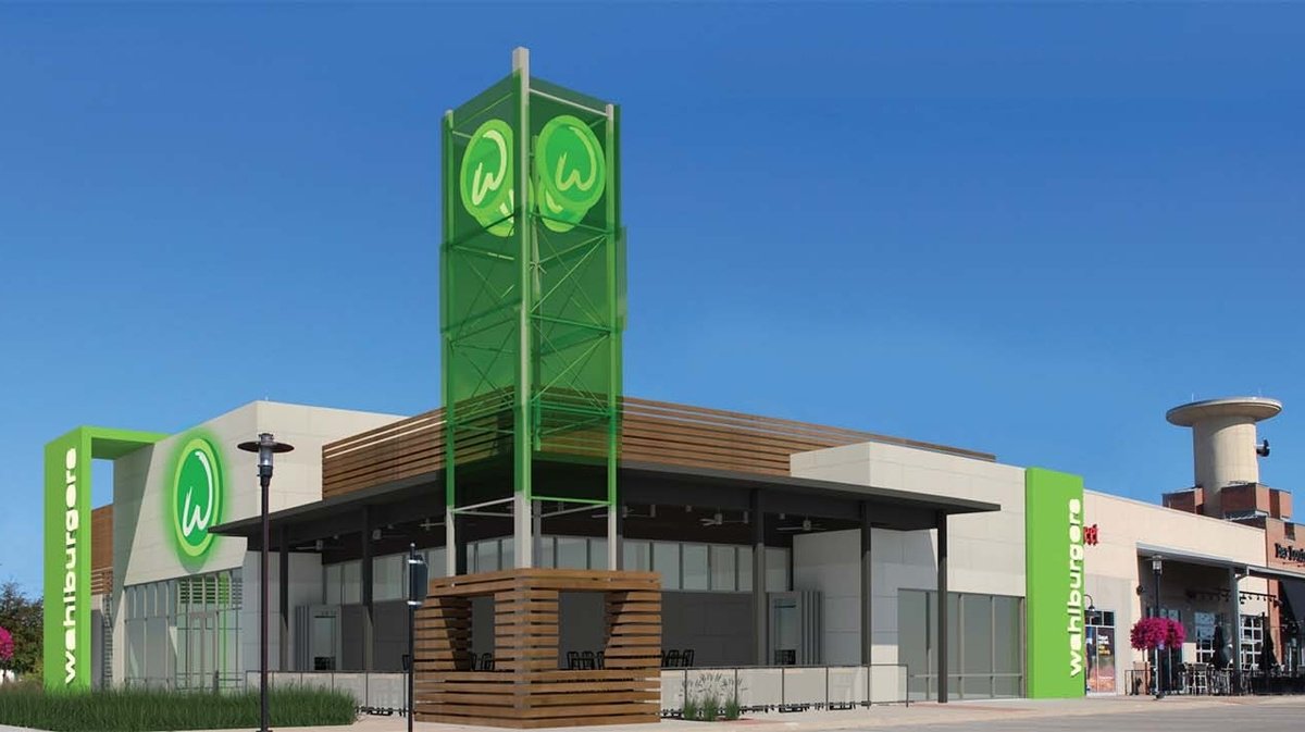 Hy-Vee to build 26 restaurants with Mark Wahlberg dlvr.it/PjvgWp