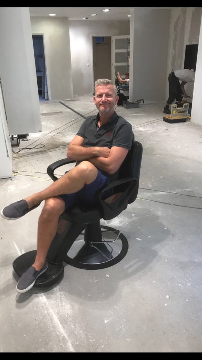 EricKapper's tweet photo. Druk aan het verbouwen, nog een paar weken voor deverhuizing😎 https://t.co/wfRBIKA6Y1