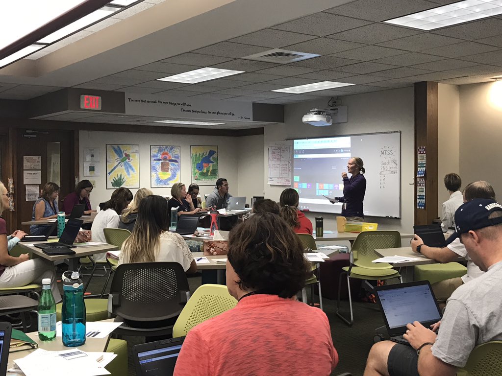 Nicole Kartman leading Park Elementary in educlimber training!!  <a href="/mcpasd/">MCPASD</a> <a href="/MCPEquity/">MCPEquity</a> @MCPTechDirector