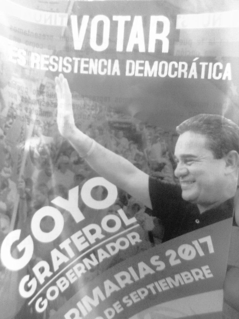 YourNewsAnonLat's tweet photo. YA LE ENCONTRÉ UTILIDAD PARA ESTOS PAPELITOS QUE ANDA REPARTIENDO LA MUD ¿QUE ESPERAS PARA HACER TU FIGURA? #PsuvFalcon #PcvFalcon @vclarkb https://t.co/2KRvnIC4Sk