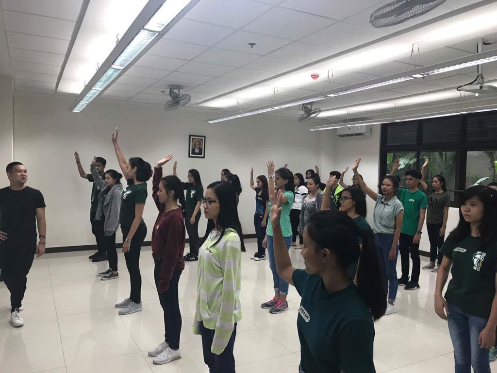 DulaangKentawra's tweet photo. WELCOME NEW MEMBERS! Thank you for attending our first General Assembly and Workshop Assessement! 💖🎭
#generalassembly2017
#alipinngsining https://t.co/ZQjhAdIWTq
