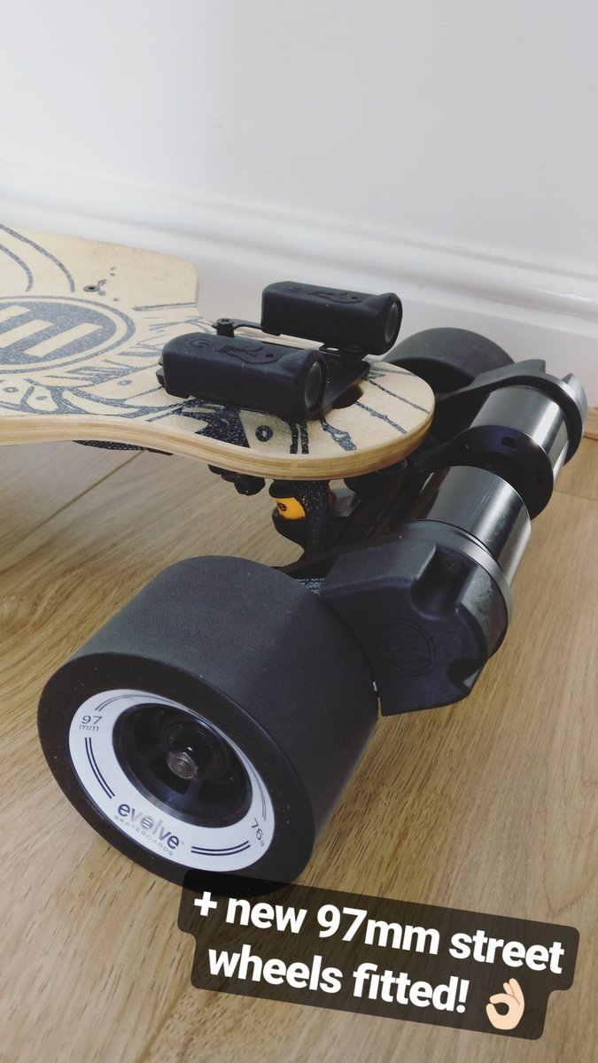 ChapperzTV's tweet photo. I've just fitted a set of front and rear @ShredLights to my #EvolveGT board, along with some awesome new 97mm street wheels! 🤙🏻 https://t.co/nvlV09toBt