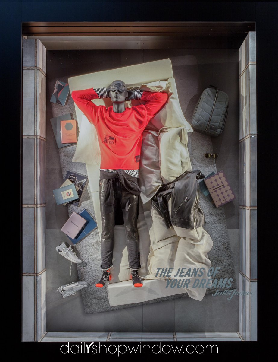 #WINDOWOFTHEDAY #WOTD #DAILYSHOPWINDOW #INSPIREYOURWINDOW <a href="/DIESEL/">Diesel</a> August 2017 Milan