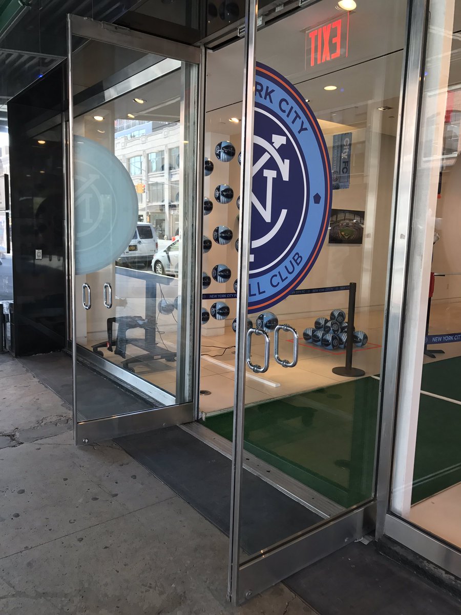 CityCelestes's tweet photo. City Celestes in the NYCFC House! Getting ready for the first Chalk Talk. #nycfc #NYCFCHouse #nycfcfamily #weareone @NYCFC @NYCFCEspanol https://t.co/GfQ29LhGjd