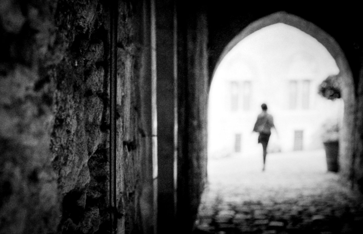 KoopsDK's tweet image. Nikon FA - Trix 400 - Rodinal #streetphotography #streetphoto #filmisnotdead #hautsdefrance #bw #koops #blur #film #nikonFA