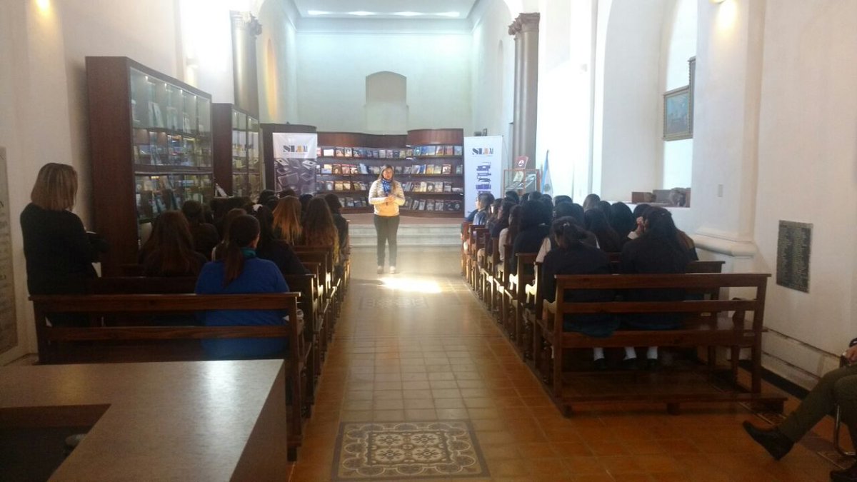 SanLuisLibro's tweet photo. Visita guiada a las alumnas del turno mañana del 5º año, del Instituto Privado Aleluya. https://t.co/81LxORNDQM