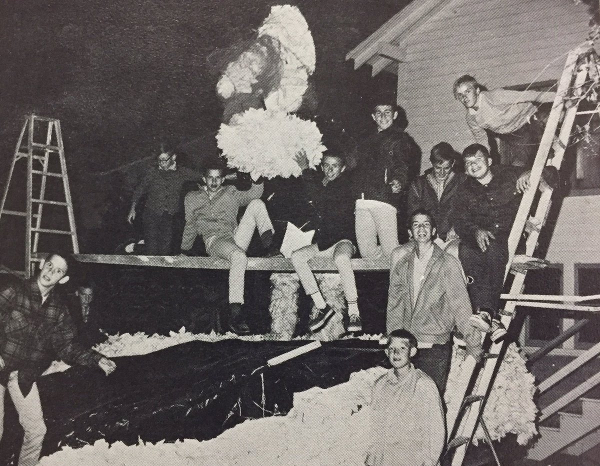 boulder_hs's tweet image. Throwback Thursday:  Float building in 1966.  #bchs41 #bchshomecoming #floatbuilding #tradition #eaglesarethemightiest