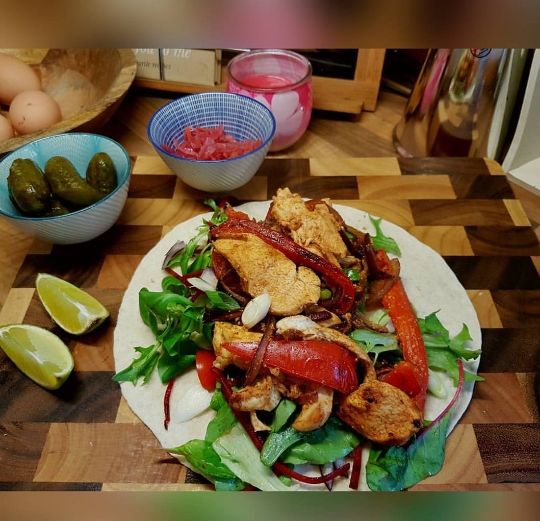 Juleslazycook's tweet photo. Love Fajitas??? you will love these super simple and super tasty 👅👅👅#recipeoftheday
https://t.co/4S4sq7to41 https://t.co/GWxzHuyilm