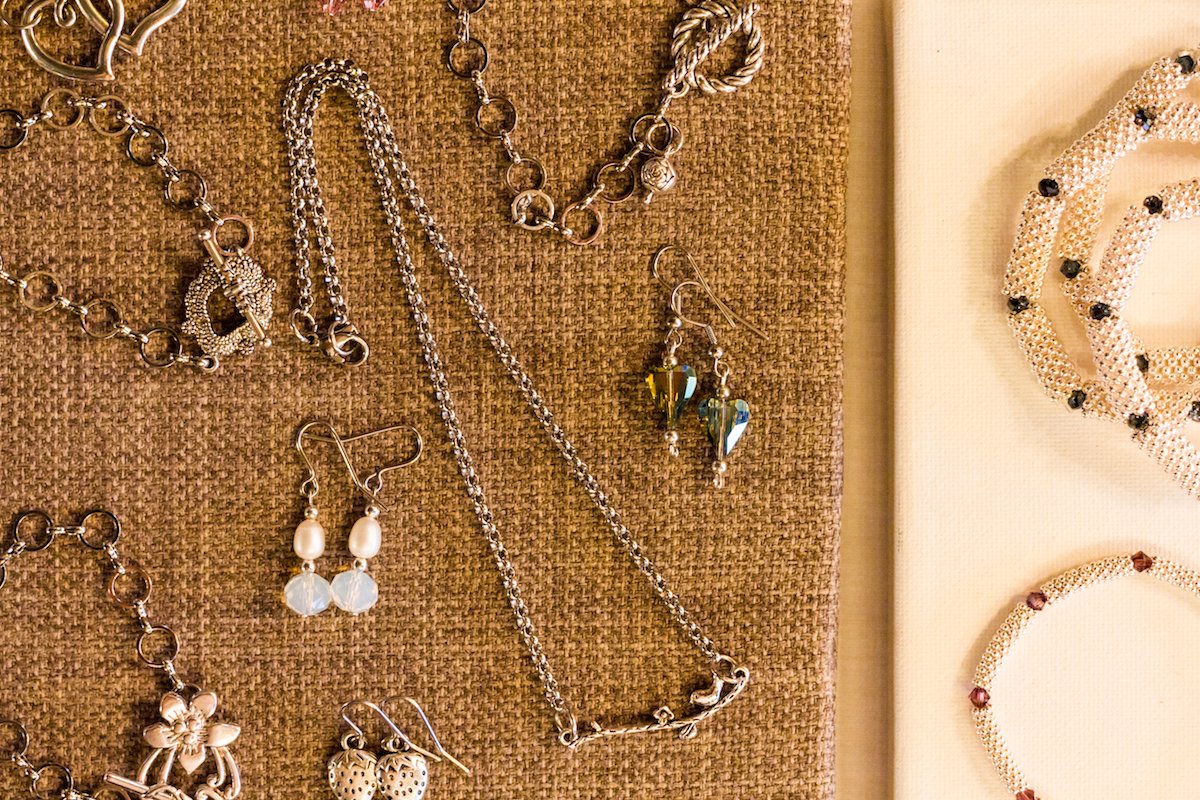 EatMeDrinkMeLDN's tweet photo. Charming pieces carefully crafted using sterling silver &genuine gemstones @aliand_jewels #CraftedW5 #Ealing https://t.co/CrbjxVw0to https://t.co/1xjbHoAYvA