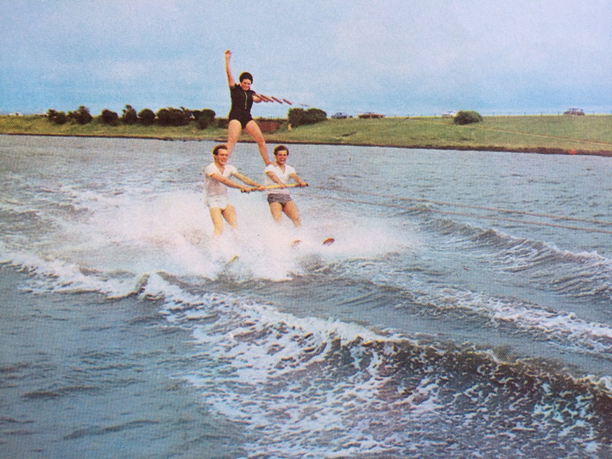 FairhavenHlf's tweet photo. They look like they are having fun for #ThrowbackThursday Enjoy the sun while its out! @FriendsofFairh1 @fyldecouncil https://t.co/bmUh0R7viY