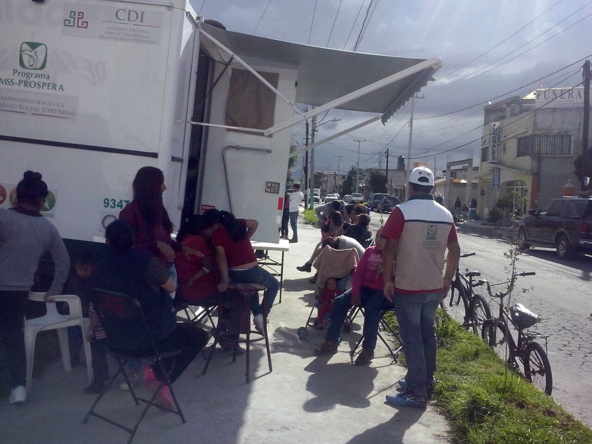 Anaamunizneyra's tweet photo. Gracias al gran equipo de IMSS-PROSPERA y a su Coordinadora Nacional Dra Frinné Azuara por apoyar a familias afectadas en #SanMateoAtenco https://t.co/ThR6jyBpH7