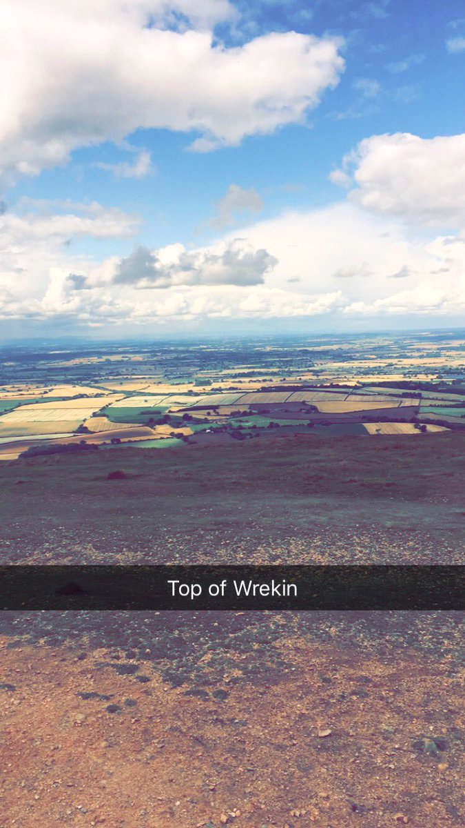 Emma_Cowley12's tweet photo. Great walk up the Wrekin today. Needed it 👌🏼#hillwalking #freshair #picnic #familylife https://t.co/qM4OBreXvA