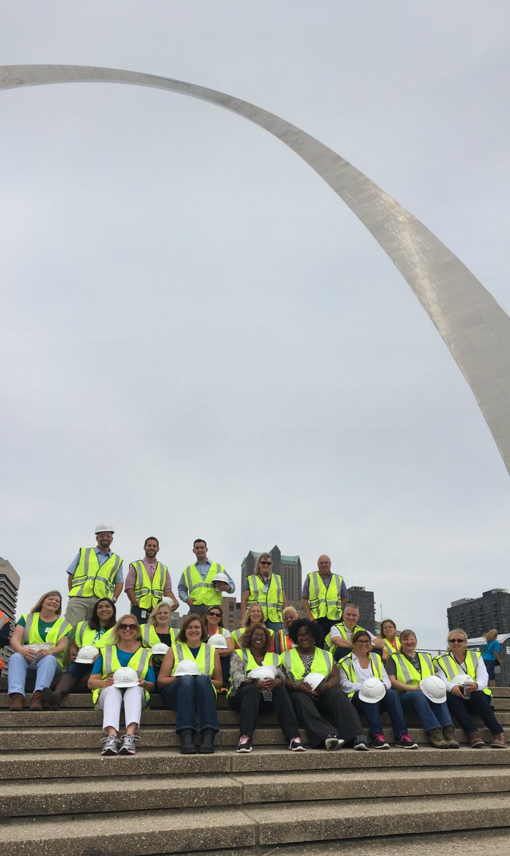 JomoJCastro's tweet photo. Employee tour of the arch #2 w @GatewayArchPark #OverwhelmingDemand #ArchNeverGetsOld # LifeAtATT https://t.co/jE5Oea8s0c