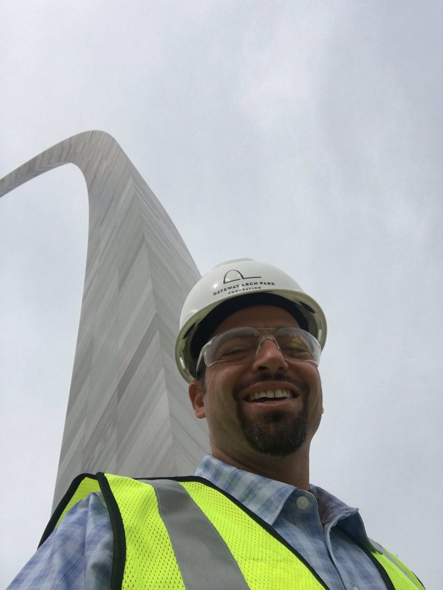 JomoJCastro's tweet photo. Employee tour of the arch #2 w @GatewayArchPark #OverwhelmingDemand #ArchNeverGetsOld # LifeAtATT https://t.co/jE5Oea8s0c