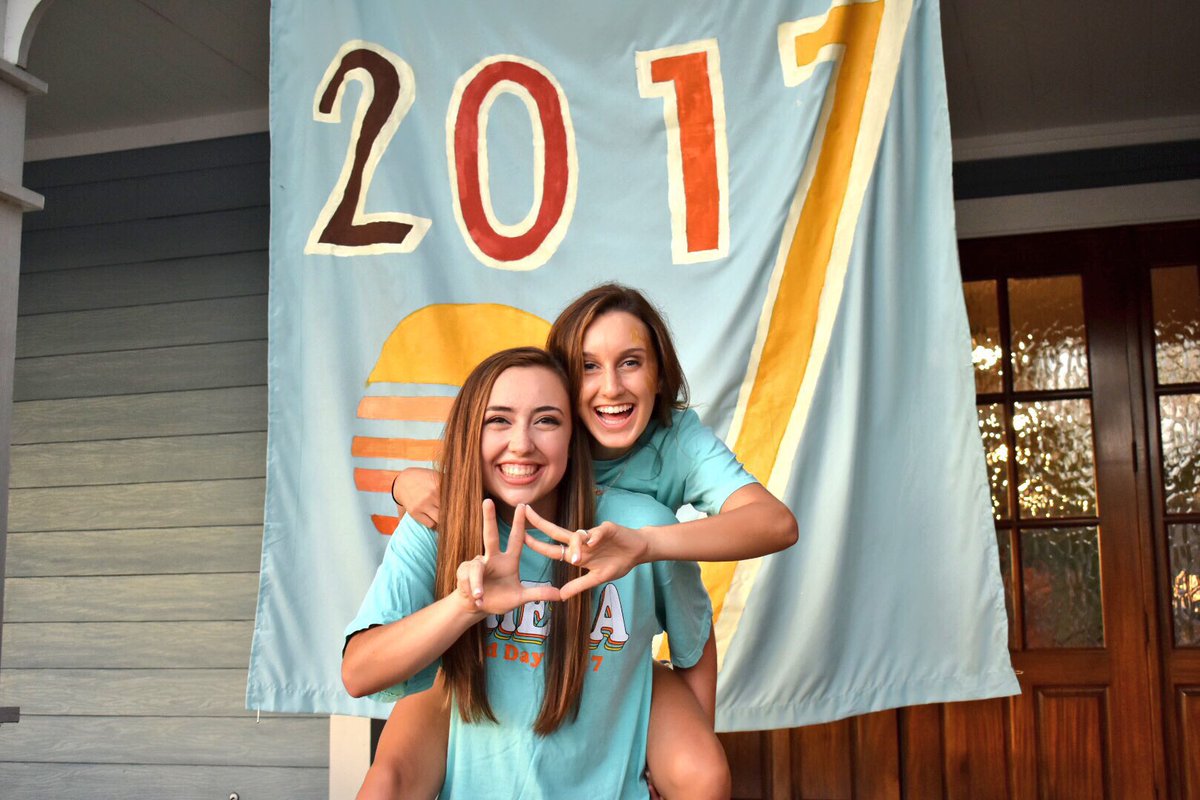 cgsmith99's tweet photo. bid day, best day #thinktheta https://t.co/I3sdP2vPvQ