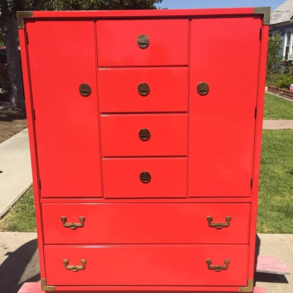 Alchemy_Deana's tweet photo. High gloss has been a constant trend lately! We painted this vintage beauty a bold #red with a super #shiny finish!
#AlchemyFineLiving https://t.co/g0XGHJolGX