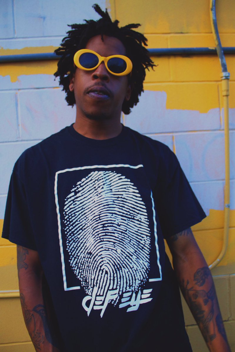 DefEyeClth's tweet image. New merch live tomorrow. 3:33pm