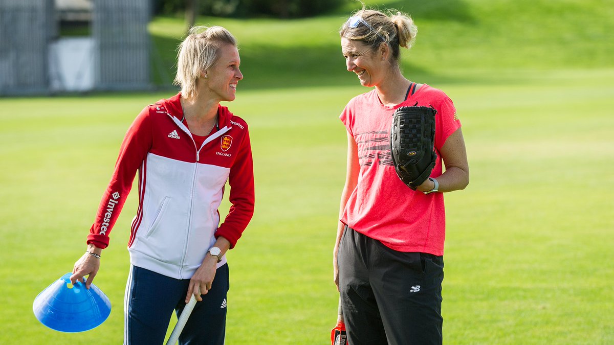 Both @Lottie2323 and <a href="/AlexDanson15/">.</a> delivered a masterclass in Women in Sport today for the #2017TIP.

#2017SG 🏑🏏