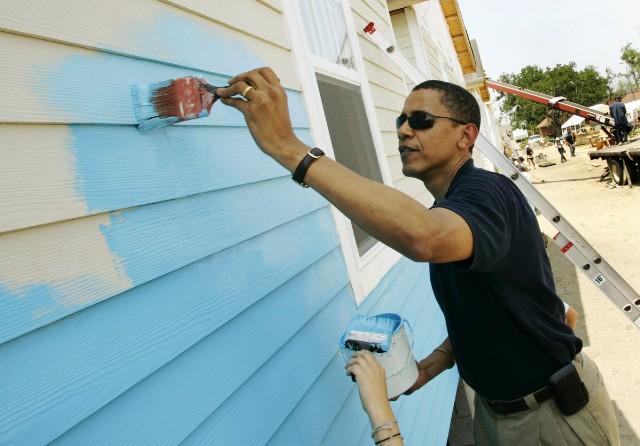 DeathAndTaxes's tweet photo. Obama wasn't president during Hurricane Katrina, but he went anyway (twice) https://t.co/Lnd9vkza9J https://t.co/sIARZopSlO
