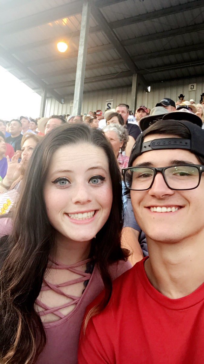 shannon_wyman's tweet photo. HAPPY BIRTHDAY TO MY RYAN!! I LOVE YOU! 😊❤️💕 https://t.co/2RvZYQhRrf