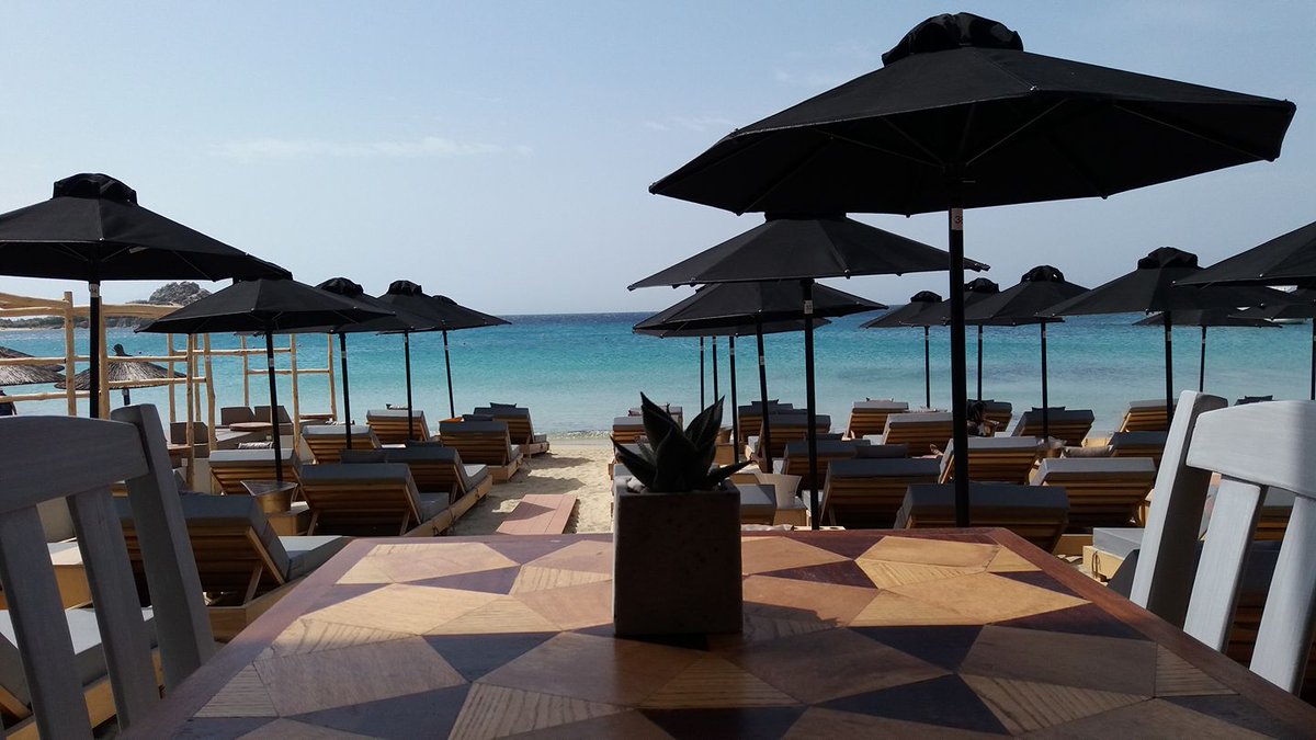 DKoyster's tweet photo. Find the best venue at the #beach of Platys Yalos and the stylish premises of #DKOyster! https://t.co/0YWeXnc4Sy https://t.co/MRoY7XWWVG