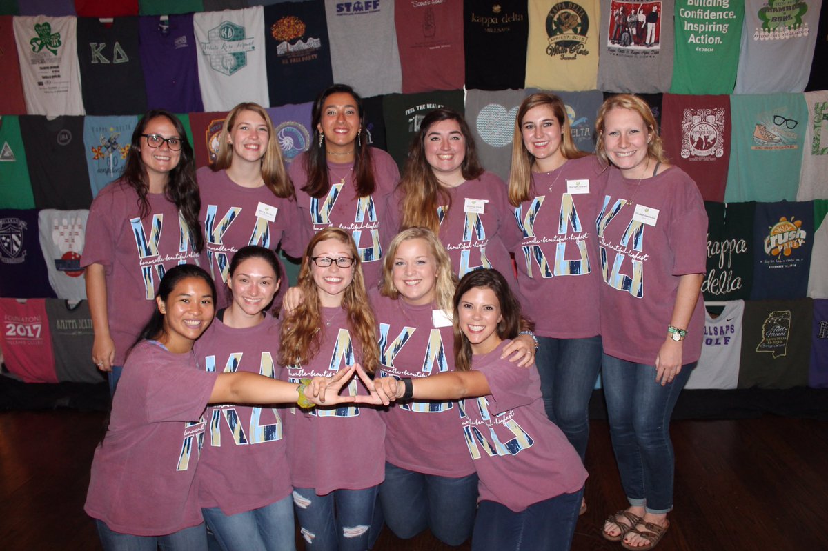Mu_KappaDelta's tweet photo. We had so much fun getting to show off our sisterhood to everyone last night, hope you all #GoConfidently!! #MuKD #KDBCIA #ExperienceKD https://t.co/41y059CPbt
