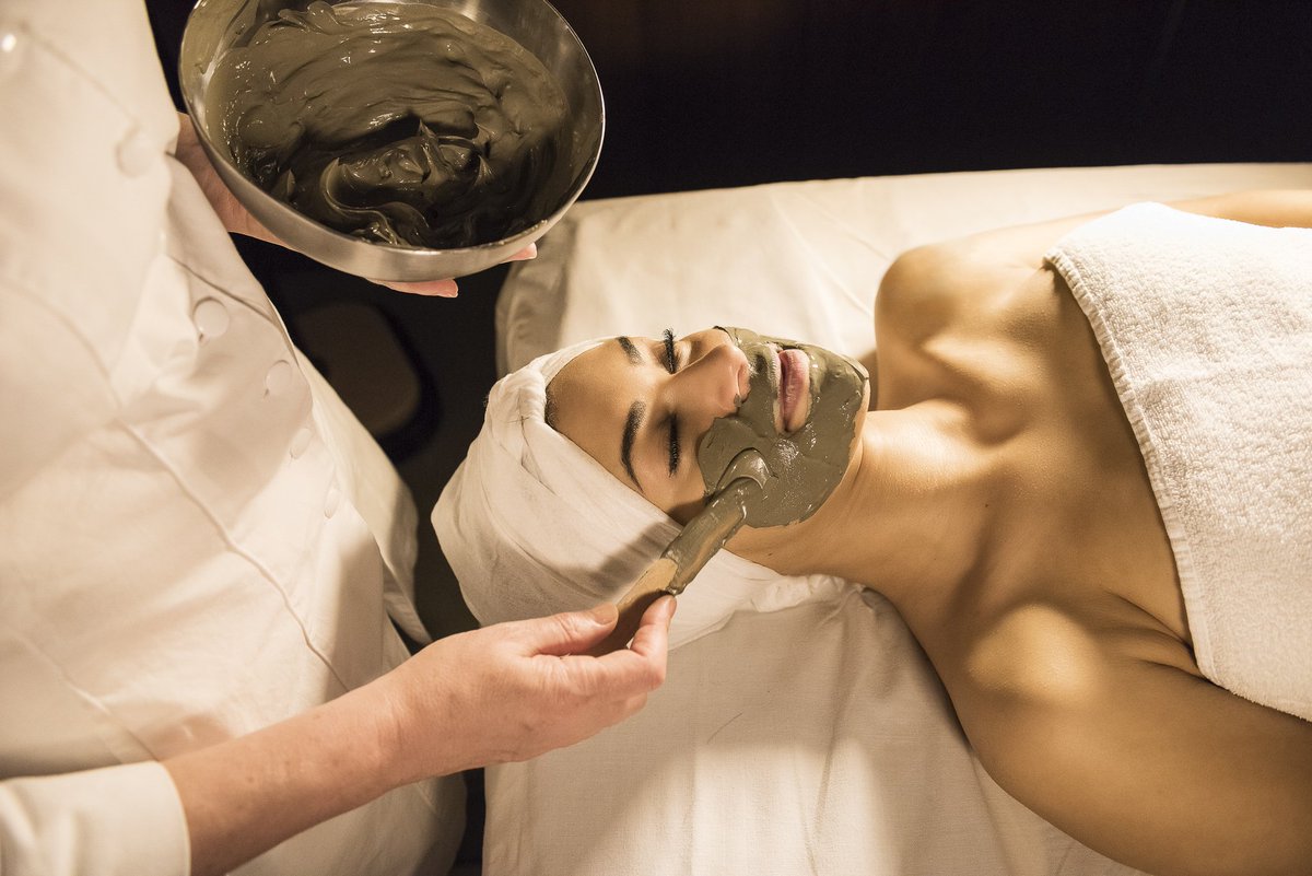 Indulge a 'ben essere' or a total #wellbeing time with Lucia Magnani #Skincare! Book your #bespoke luxury #facial at ow.ly/4smm30eNGBF