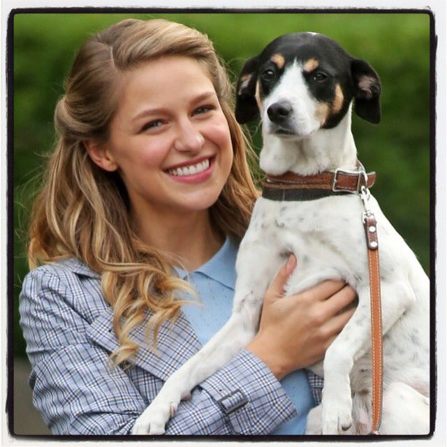 Fedyck_Fotos's tweet photo. @MelissaBenoist n' Farley posing it up at #Supergirl set.. @WhatsFilming #YVRShoots #CYVRPapped… https://t.co/hY027LGoel https://t.co/AoTL7HeAgU