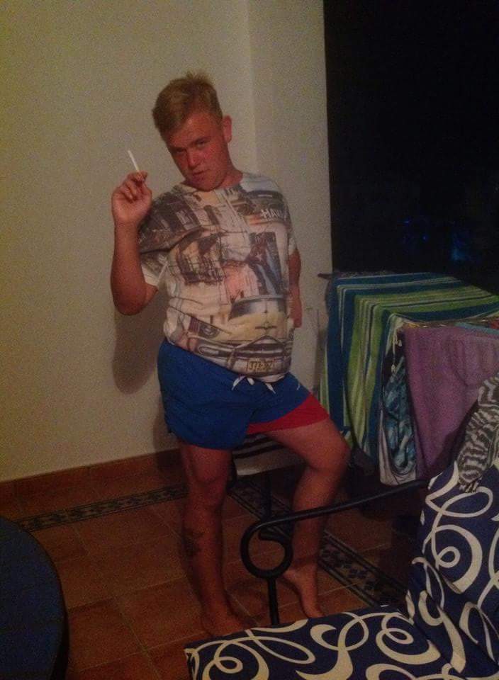 OldCrossAFC's tweet photo. OCA have secured their 3rd signing of the day.
Robert said 'atleast now I can stop playing Kenneth in the ITV show Benidorm'

#WelcomeRobert https://t.co/QMLKO7QEm9