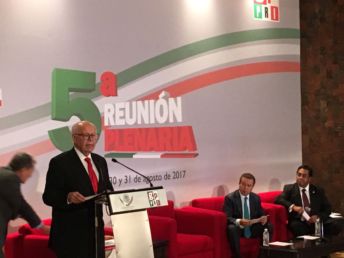 aortizlanz's tweet photo. En el Segundo Día de #5aPlenariaPRI contamos con la presencia del Secretario de Salud @JoseNarroR https://t.co/72XMHxRDOB