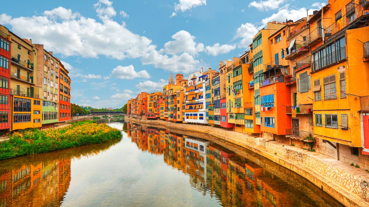MFlexRentCar's tweet photo. ¿Tienes planeada una escapada de fin de semana? Hazla en #Girona con #MFLEX https://t.co/hzcGb8HXwz https://t.co/KW8GebeXEe