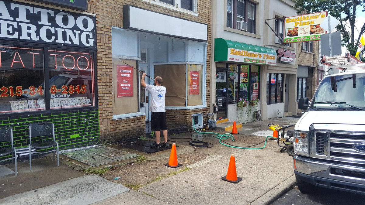 BucksCoWashing's tweet photo. #pressurewashingstorefront https://t.co/9rHE3COSRE