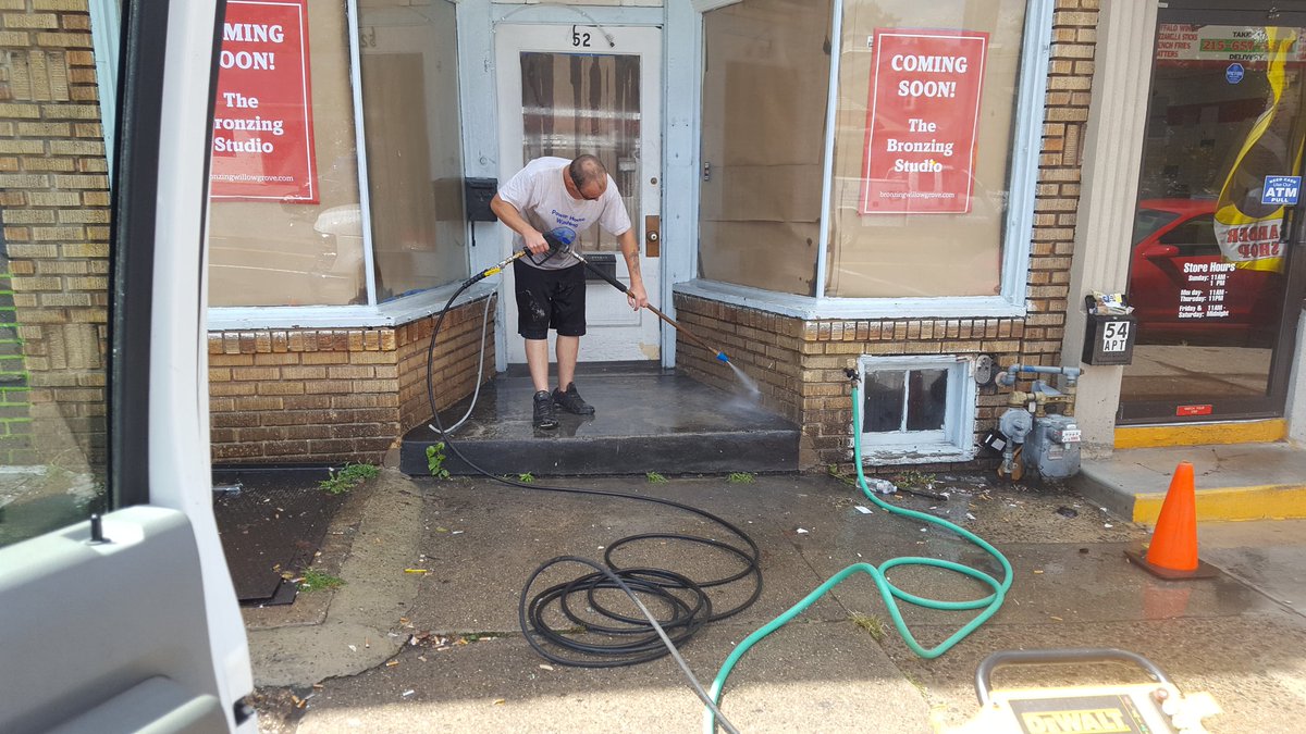 BucksCoWashing's tweet photo. #pressurewashingstorefront https://t.co/9rHE3COSRE