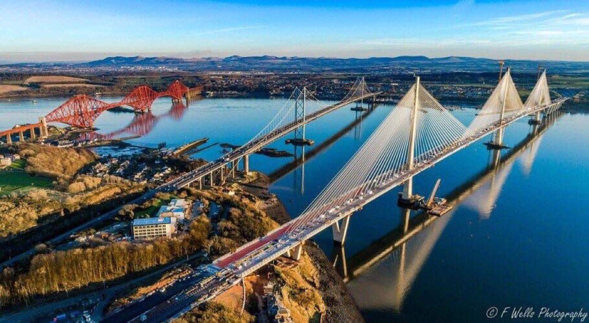 ETSIC_UPM's tweet photo. Tres puentes de tres épocas Forth Bridge https://t.co/2ZaZJ46N6e