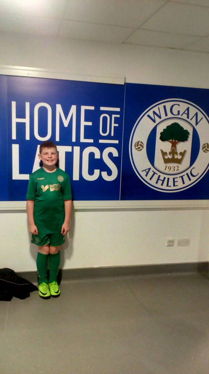 lisahill1981's tweet photo. Had a fantastic time today at Latics open day. @LaticsOfficial thank you to all the players and staff. #wigancommunitytrust Mike. ⚽😀👍 https://t.co/Sdy19EDJCZ