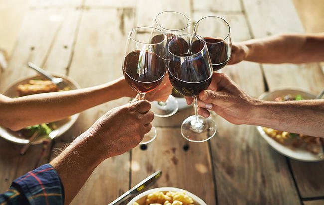 wineworldnews's tweet image. 13 Bottles of Wine You Need To Buy For Labor Day Weekend goo.gl/YvEUbp #wine #LaborDayWeekend @SteveKubota @StreetFoodUK