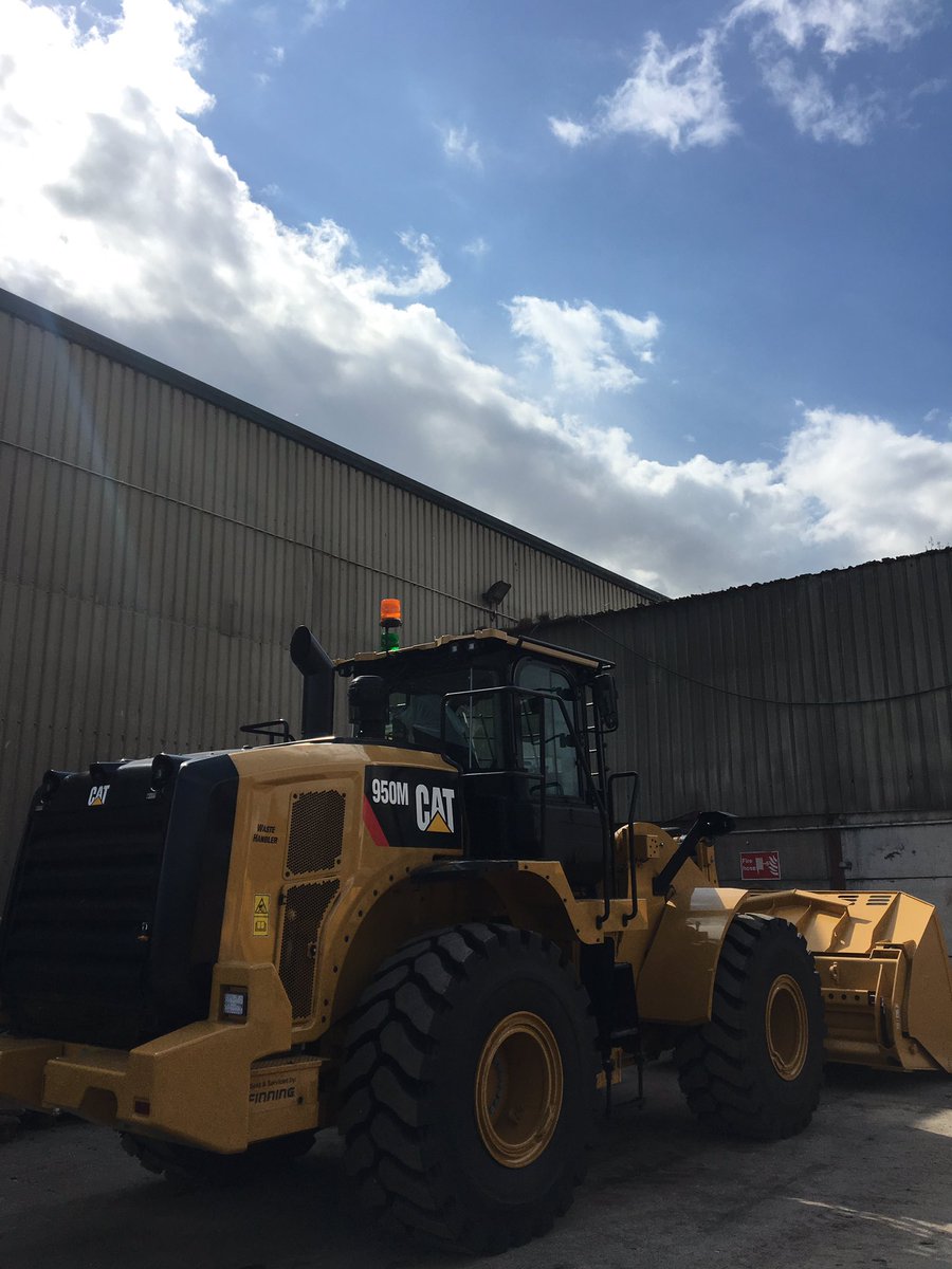 DanfinningCAT's tweet photo. New 950M handed over on site earlier today. This one in Full waste spec. A pleasure doing business with the team at @Transwaste #recycling https://t.co/0g3EiT6Okn