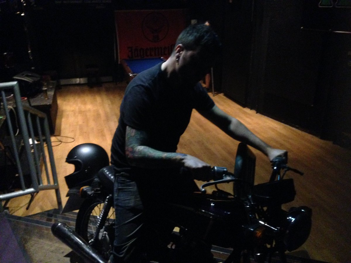 magicianfailed's tweet photo. Good Luke @aaroncurse straddling Loz @whileshesleeps ride on a 'quiet' night out before recording the first of 3 rock tracks #folkproblems https://t.co/2Oo72R3d6f