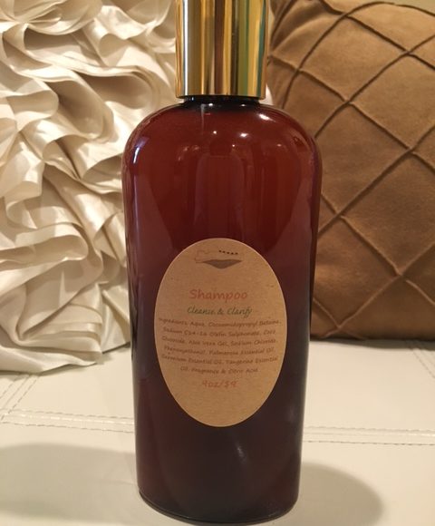 ArcherPine's tweet photo. This Shampoo from Msprity Spa Luxuries is a sulfate-free hair cleansing.
#blackcreator #cynthiarumph #hairbutter #archerpine #webuyblack https://t.co/1znysvns3r