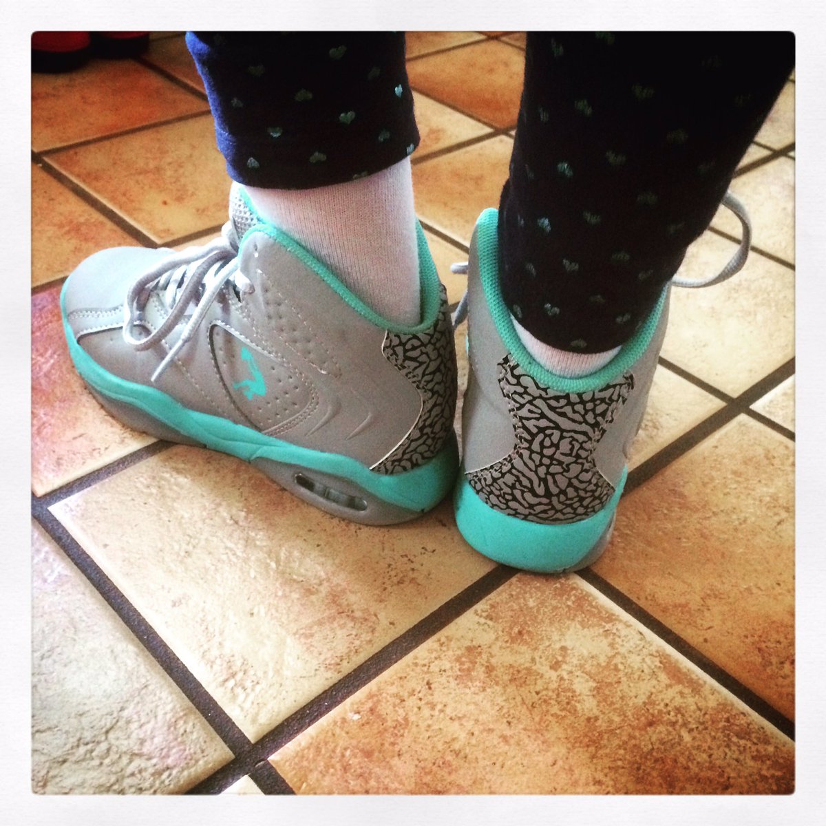 BREEZUSiCE's tweet photo. Pen picked out some Shaqs for school https://t.co/Hsak8M6FKA