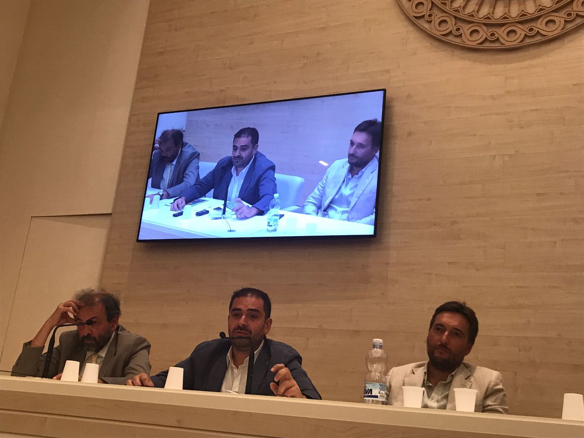 Al convegno in corso ad #Assisi mostrano la campagna #unsaccogiusto ow.ly/1Xgl30eOQKm #sacchetico #legalità #custodiadelcreato