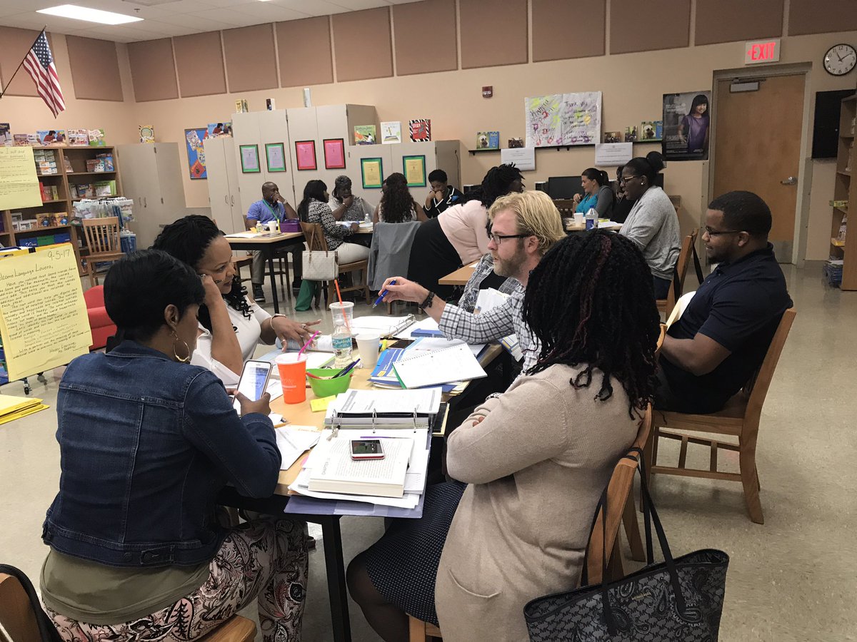 iT3ach_k12's tweet photo. 3rd Grade Ts at today's #PlanningCycle actively planning #ReadyELA components #RBFLC https://t.co/nzWNujmcvL