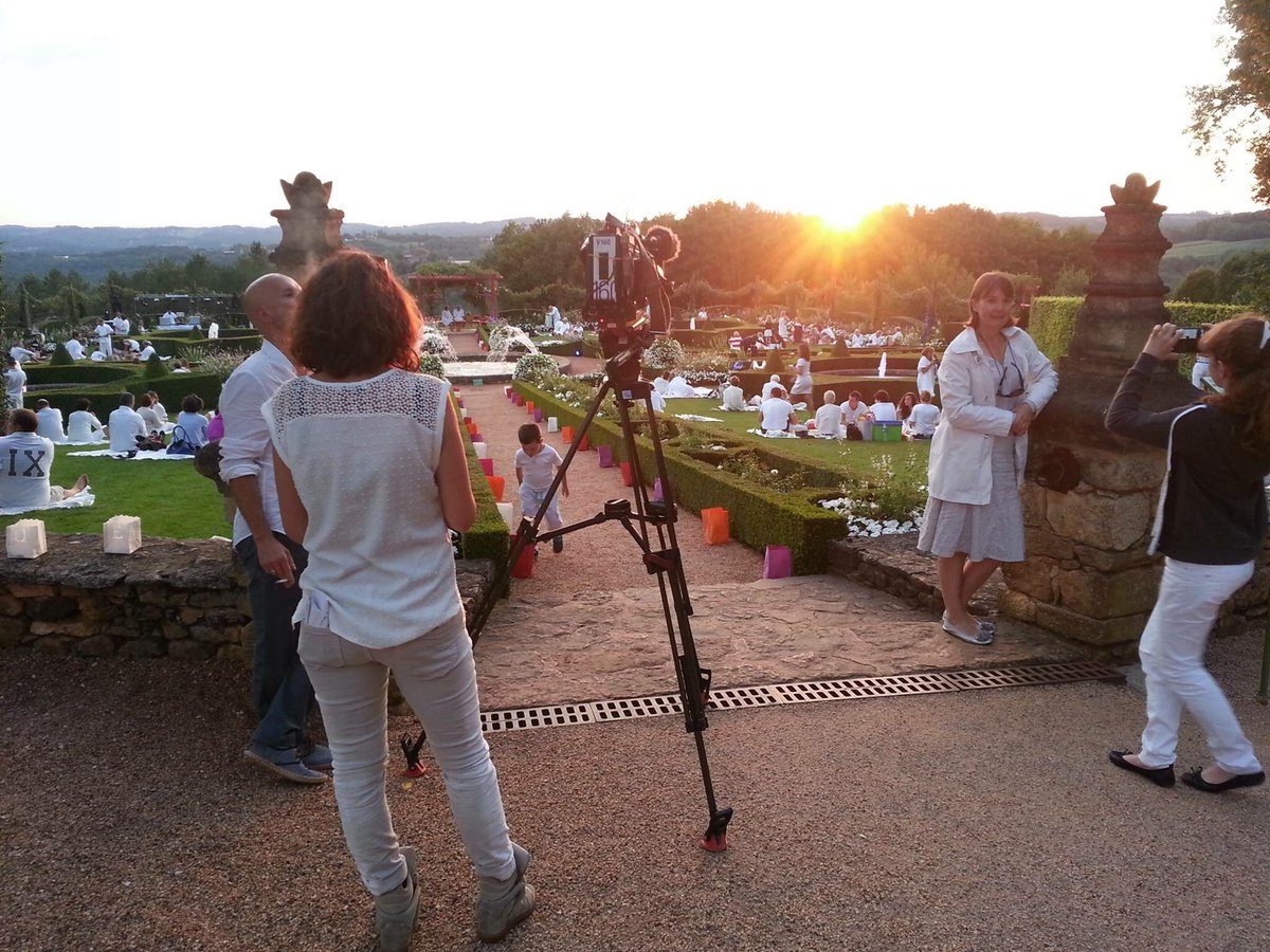 eyrignac's tweet photo. Branchez vos postes de télévision sur France 3 dès 15h pour retrouver Eyrignac dans le doc ´Passion Jardins' #avospostes #france3 #l2films https://t.co/QyAkpAmYCe