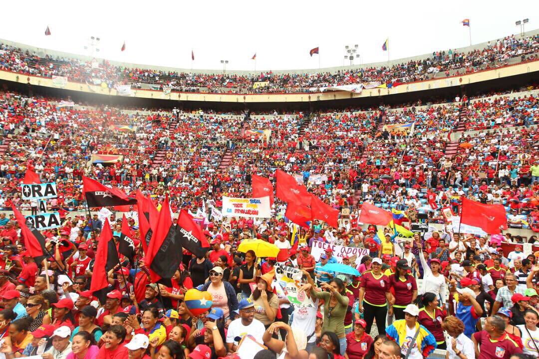 rafaellacava10's tweet photo. Gracias desde mi ❤️por la buena vibra y las muestras de afecto y cariño de este pueblo glorioso de Cbbo. No tienen Uds comparación con nada https://t.co/MatQRakY1a