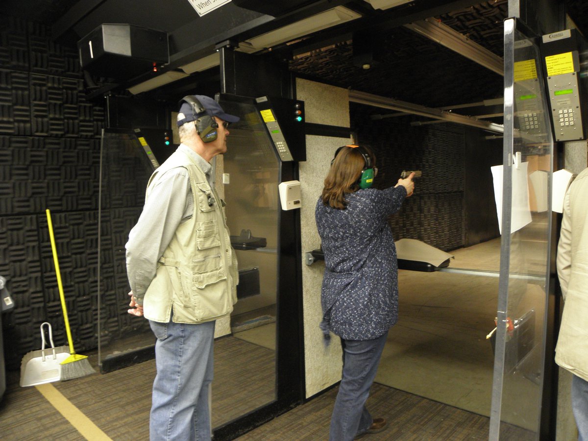 Introduction to Handguns &amp; Firearms Safety Training
September 19 &amp; 21, 2017, 6 - 10 PM
policeandfire.training/publiccourses.…