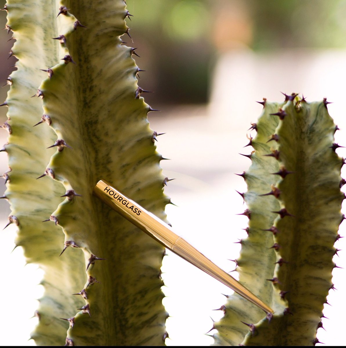 Z0EMICHELLE's tweet photo. Obsessed with this lipstick @hourglassmakeup I received #complimentary by @Influenster #ConfessionUltraSlim #MySecretWeapon #Contest https://t.co/OWHp3ZfxKs