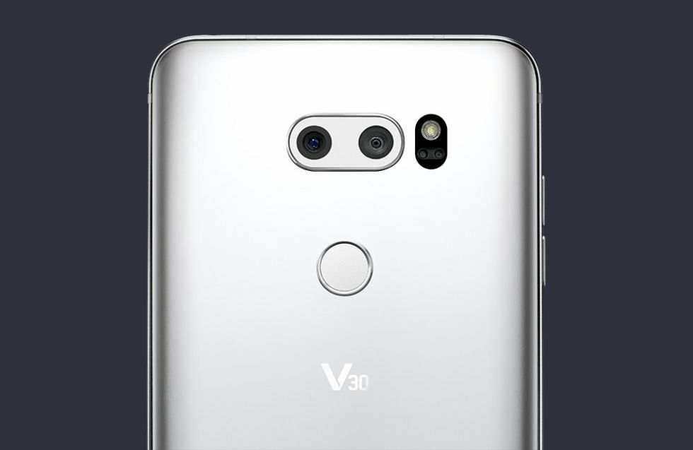 unitybytes's tweet image. #LG V30 is official with 6-inch POLED QHD+ display, #Snapdragon 835 &amp;amp; more
#gadgets #android #technews #unitybytes
bit.ly/2vN1sK2