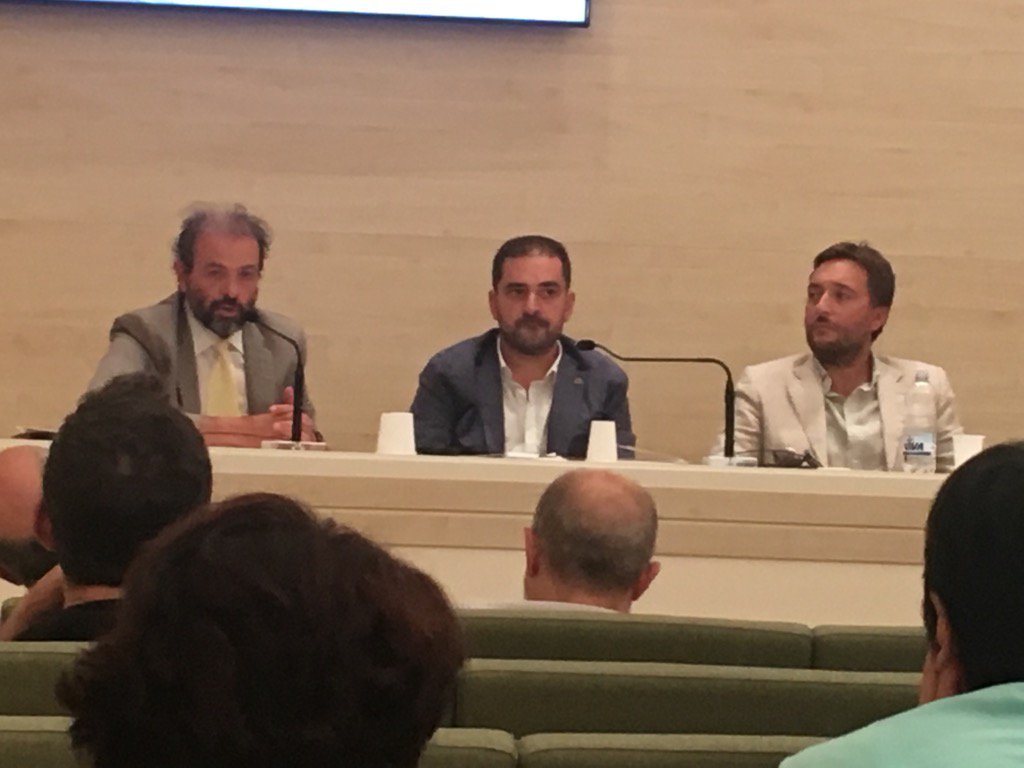 DaniRiganelli's tweet photo. #rendustrializzazione per #decarbonizzare l'economia #progettando un'economia circolare #rifiutifree @Novamont https://t.co/BSg3FeTpYr
