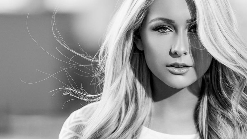 CBCSaskatoon's tweet image. Want to WIN a pair of tickets to @CCMAofficial Awards + VIP after party on Sept 10?! Enter our #cbcsklove contest! cbc.ca/1.4267346