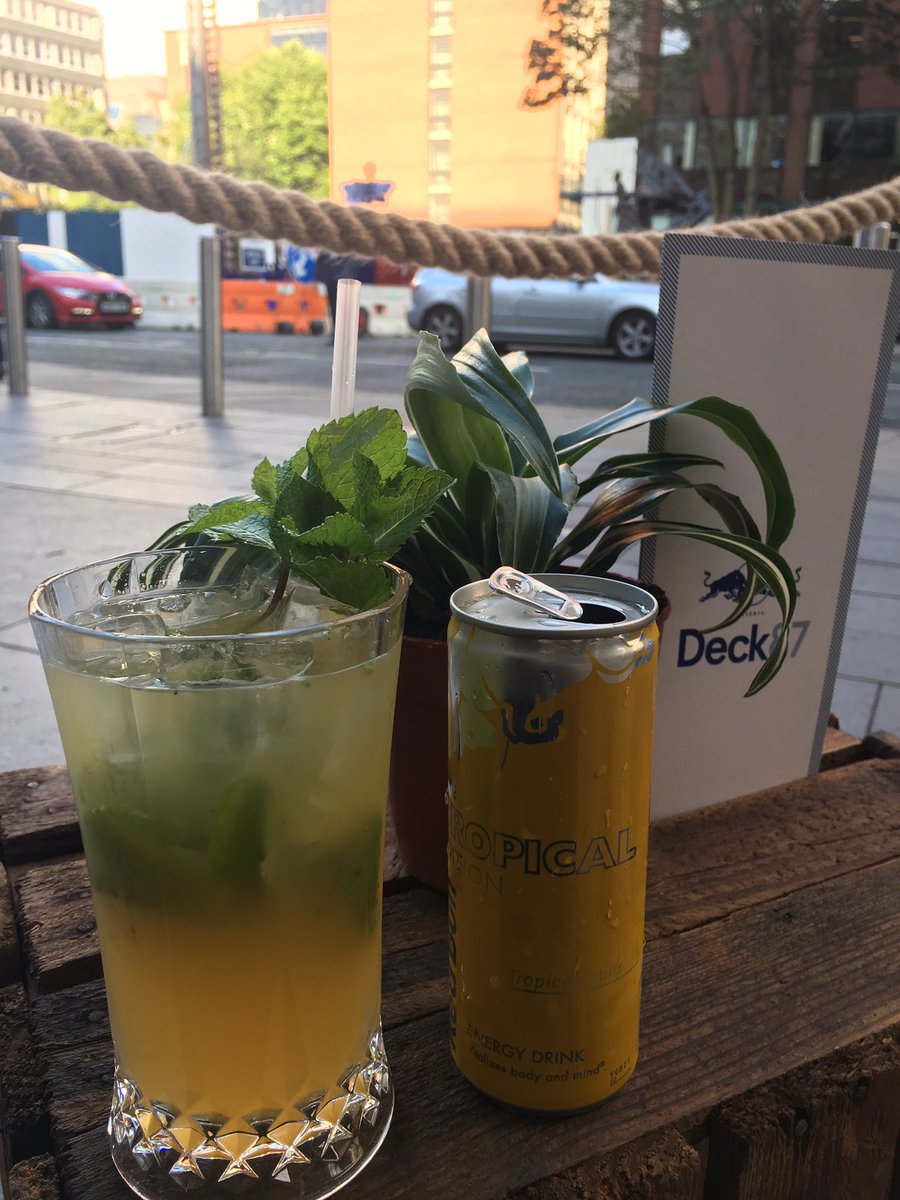 NatalieTV82's tweet photo. Complimentary tropical mojito #deck87 #redbull #redbullcocktail #thirstythursday #spinningfields https://t.co/0S9Y1bGS8t